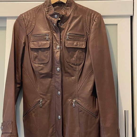 Danier Leather Jacket, gorgeous caramel brown - Picture 5 of 14